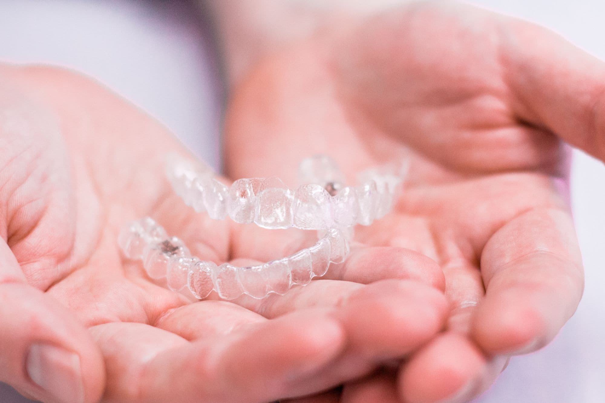 Braces vs. Invisalign: Which one is Right for Me?